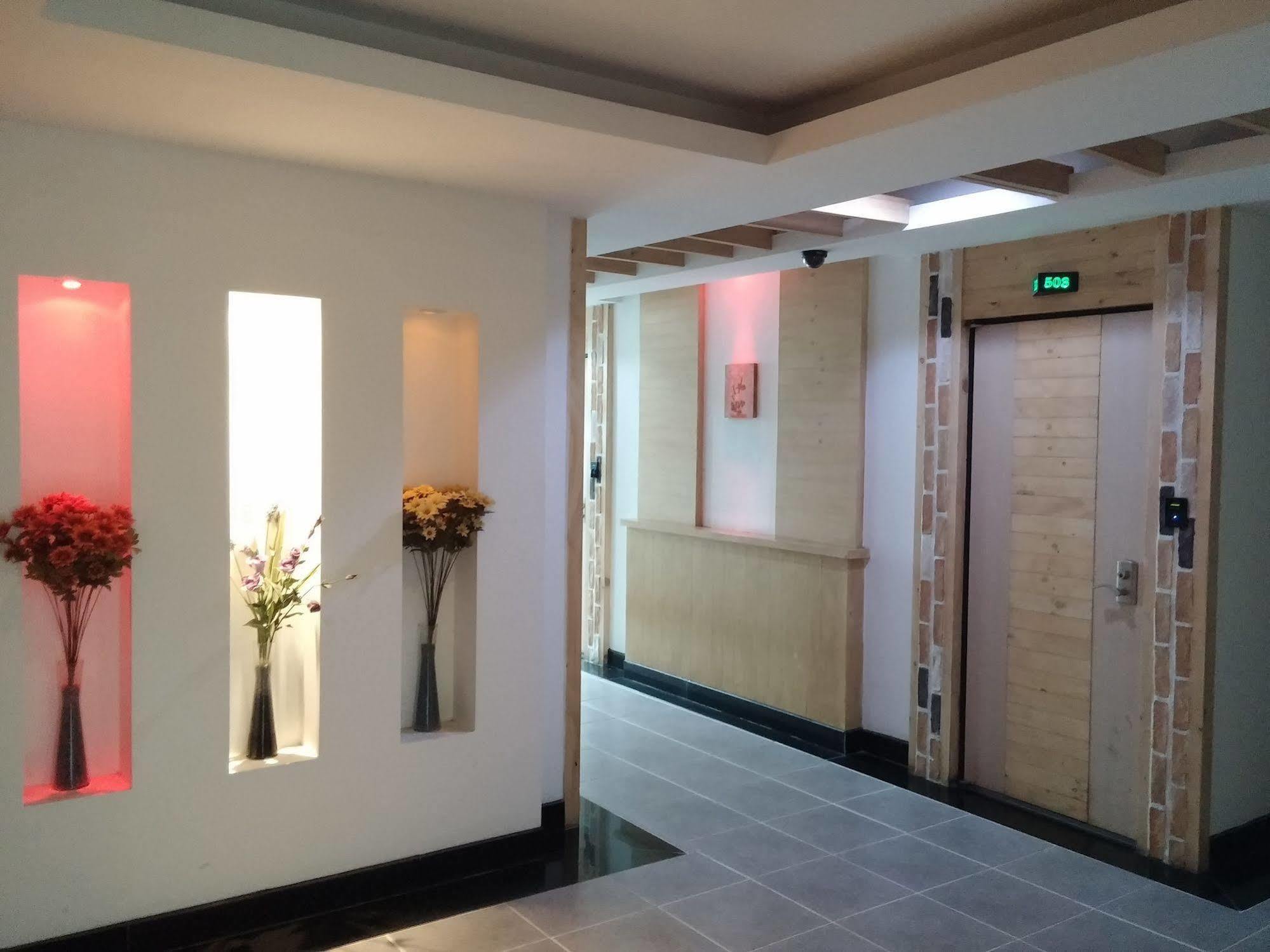 Cyber Motel Gunsan Bagian luar foto