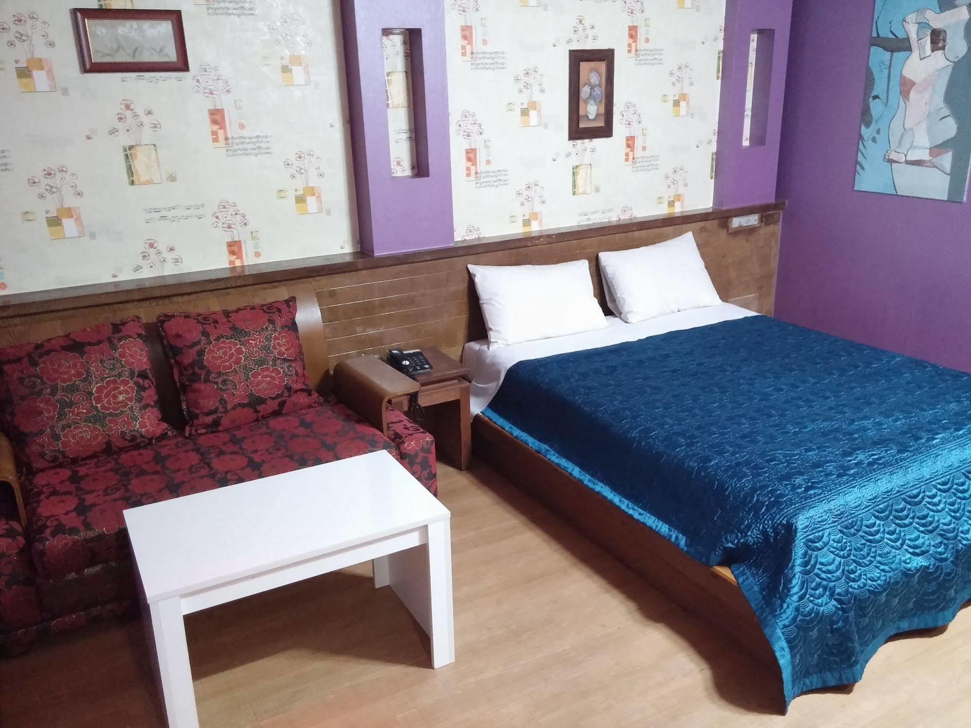 Cyber Motel Gunsan Bagian luar foto