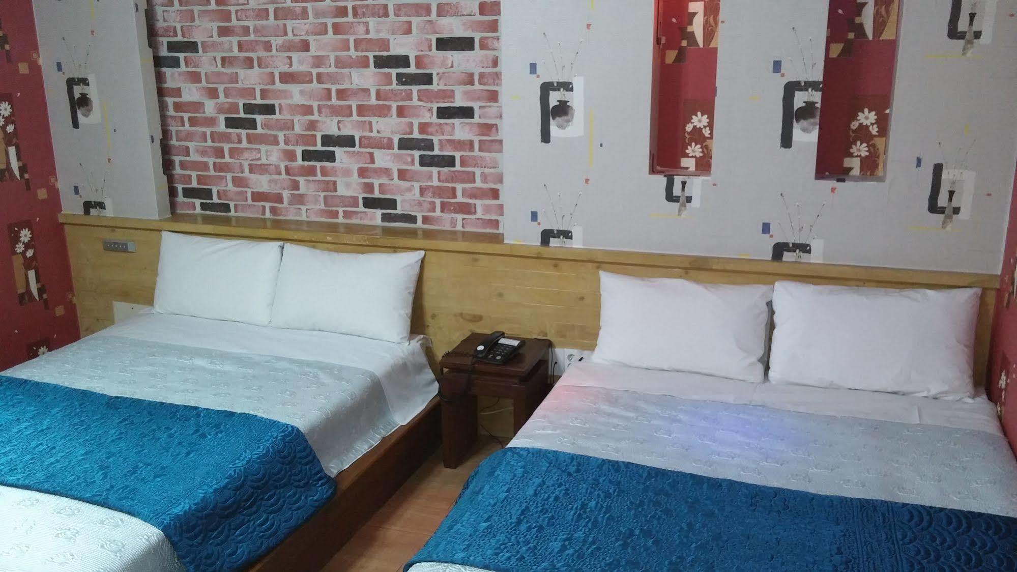 Cyber Motel Gunsan Bagian luar foto